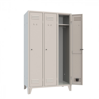  Single-piece locker with three compartments W 102 D 50 H 180 made of steel sheet.